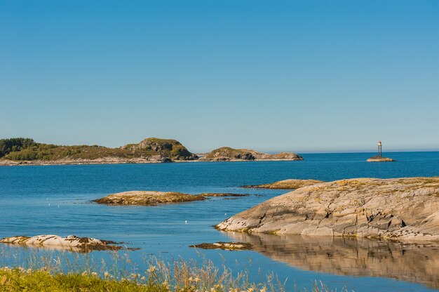 Estrada para o céu - vista em Atlantic Road, Noruega.