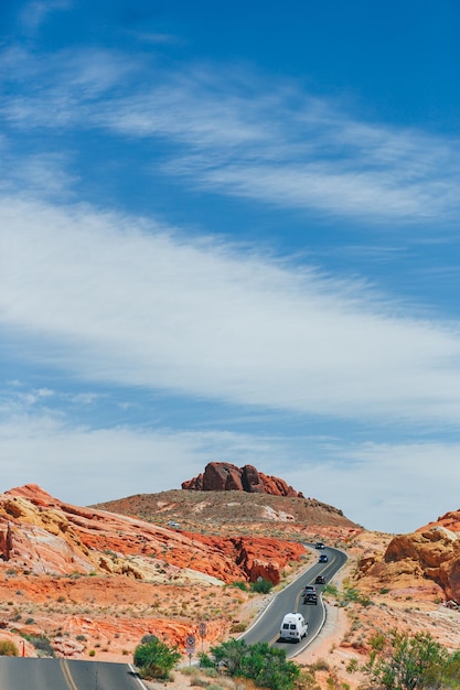 Estrada para Red Rock Canyon, no estado de Nevada