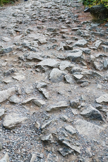 Estrada rochosa da montanha