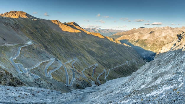 Estrada Stelvio Pass nos Alpes