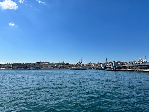 Estreito de Bósforo com vista para Istambul