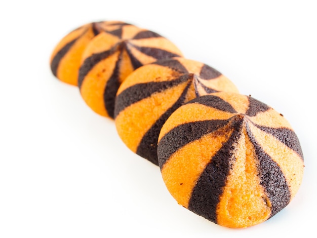 Estrelas de Halloween soltar cookies em fundo branco.