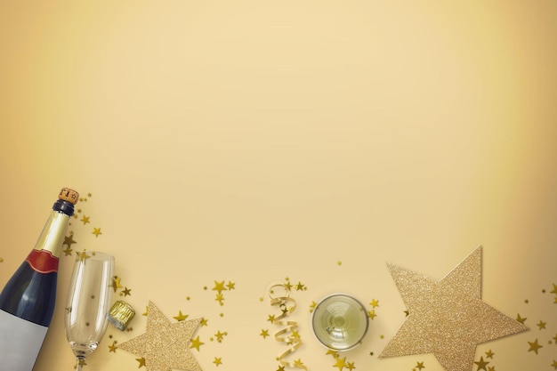 estrelas de ouro de fundo de celebração de feliz aniversário