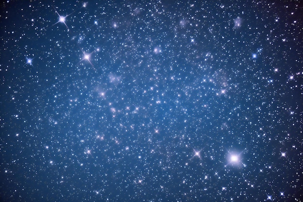 Estrelas no céu noturno