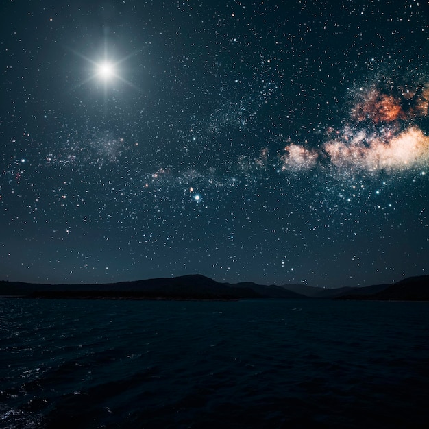 Las estrellas brillan en la Nochebuena de Jesucristo