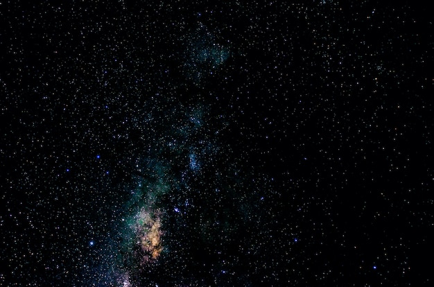 Estrellas y galaxia espacio ultraterrestre cielo universo nocturno negro fondo estrellado de starfield brillante