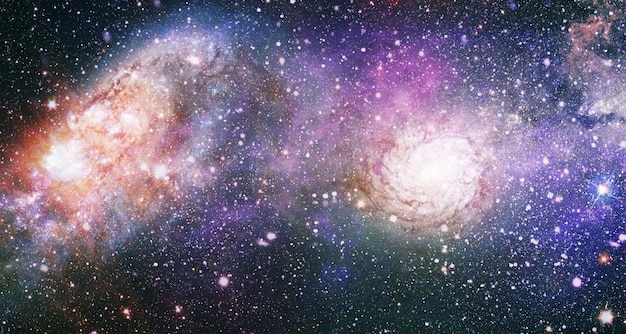 Estrellas de un planeta y una galaxia Nebulosa coloreada y cúmulo abierto de estrellas en el universo Elementos de esta imagen proporcionados por la NASA