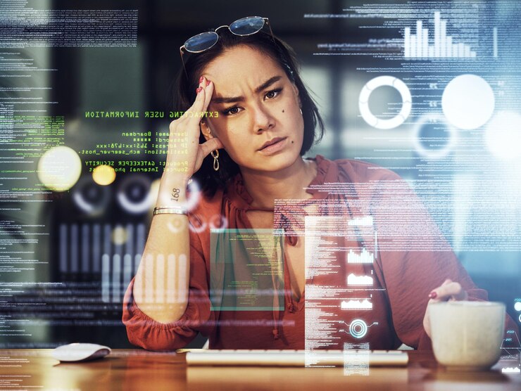 Foto el estrés del dolor de cabeza en los negocios y la mujer asiática recibe un virus de ataque de seguridad cibernética o falla. retrato deprimido de ansiedad y persona seria con gráficos para datos pirateados con ransomware en superposición de phishing.