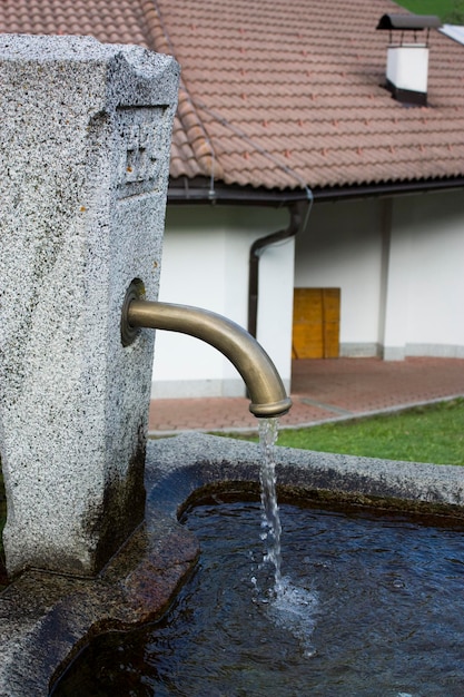 Foto estructura construida en el agua