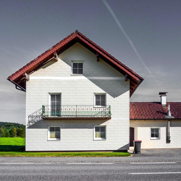 Foto estructura construida contra el cielo