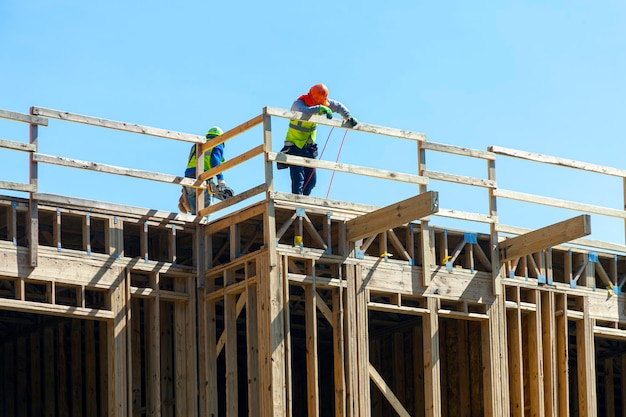 Estructuras de construcción en edificios y casas de madera.