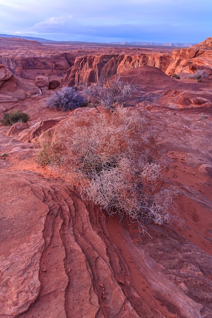 Estructuras y formaciones geológicas en Horseshoe Bend, Río Colorado, Arizona, EE.UU.