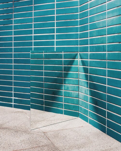 Estrutura construída contra o céu azul