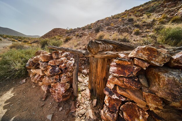 Estrutura de sala de pedra abandonada do Vale da Morte no deserto