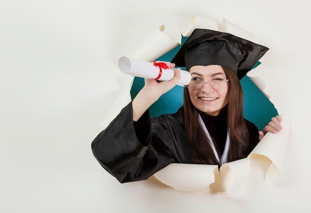 Foto estudante de pós-graduação posando