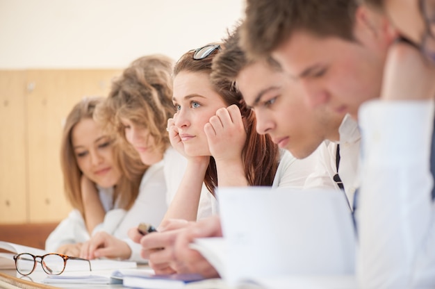 Estudante entediado