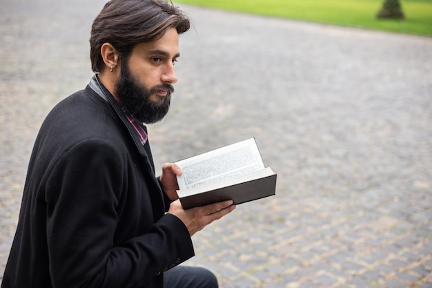 Estudante, jovem na universidade