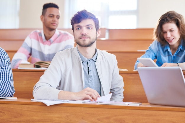 Estudante na faculdade