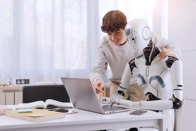 Estudiando con un robot