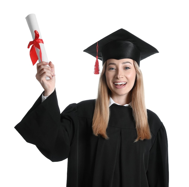 Estudiante feliz con diploma sobre fondo blanco.