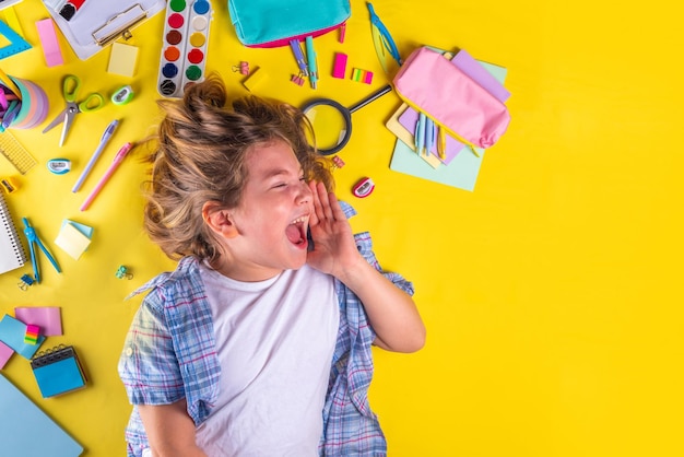 Estudiante lista para volver a la escuela