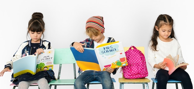 Estudiante con mochila para la educación.