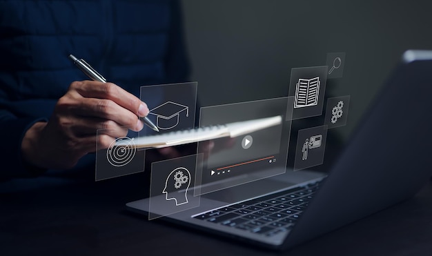 Estudiante o hombre uso de computadora para el aprendizaje electrónico educación en línea Internet Tecnología webinar cursos en línea reunión de seminario en línea estudio de investigación y base de datos de conocimiento lecciones de estudio en Internet