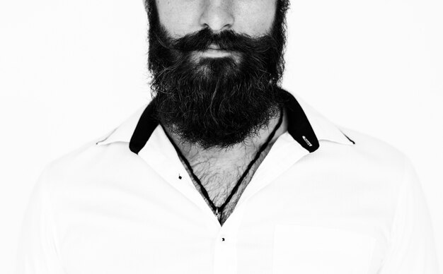 Foto estúdio de retrato de gesto de homem de barba