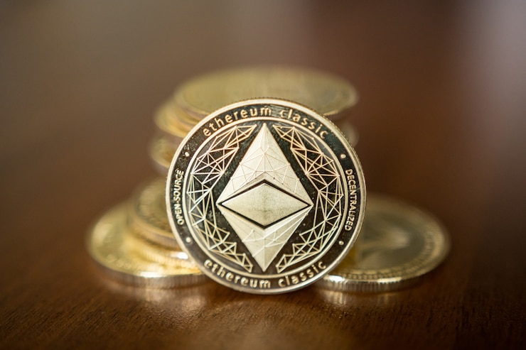 Foto ether es una criptomoneda cuya cadena de bloques es generada por la plataforma ethereum.