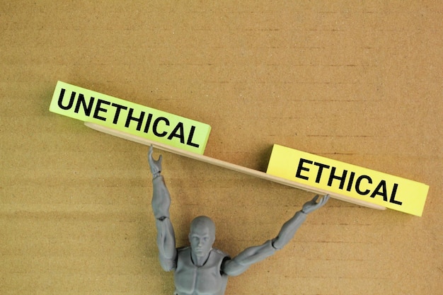 Ethische oder unethische Balance ethisches Konzept etablierte moralische Prinzipien gesellschaftliche Normen ein