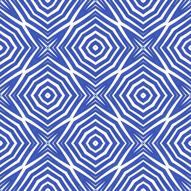 Ethnisches handgemaltes Muster. Indigo symmetrischer Kaleidoskophintergrund. Sommerkleid ethnische handbemalte Fliese. Textilfertiger symmetrischer Druck, Bademodenstoff, Tapete, Verpackung.