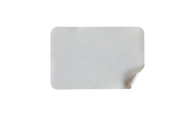 Etiqueta adhesiva aislada sobre fondo blanco con trazado de recorte