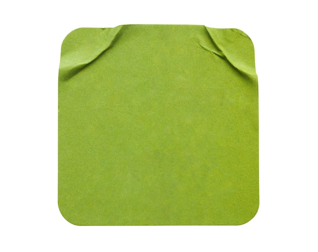 Etiqueta adhesiva de papel adhesivo cuadrada verde en blanco aislada sobre fondo blanco