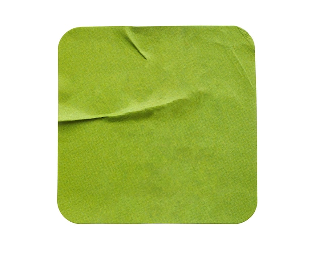Etiqueta adhesiva de papel adhesivo cuadrado verde en blanco aislada sobre fondo blanco
