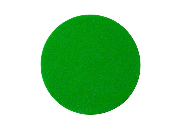 Etiqueta adhesiva de papel redonda verde aislada sobre fondo blanco