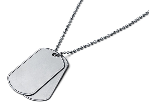 Etiqueta de identificación en blanco militar aislada identificación de metal plata