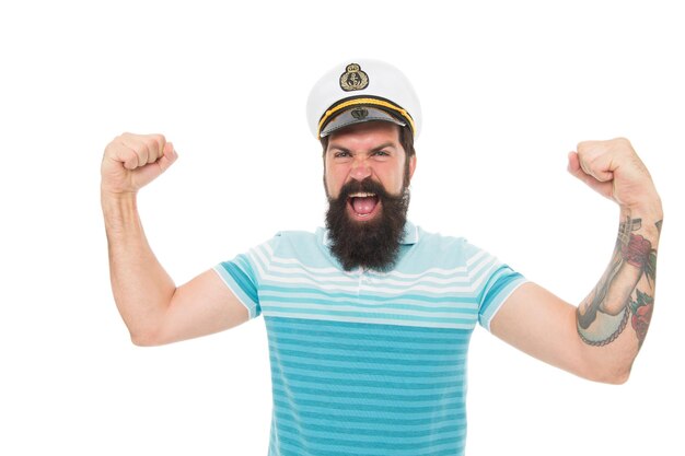 Eu sou tão poderoso poder masculino e força marinheiro viajar com aventura turista de dia da marinha nas férias de verão homem barbudo com boné de capitão sinta-se feliz homem brutal com chapéu de marinheiro moda marinha de verão