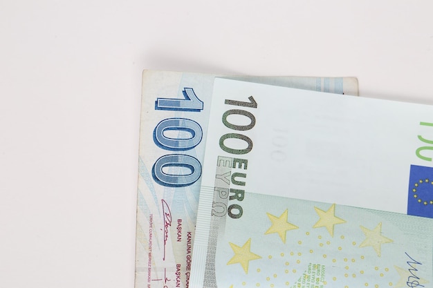 Euro y billetes de lira turca