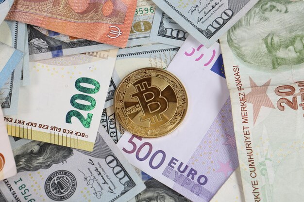 Euro Dólares americanos e moeda bitcoin