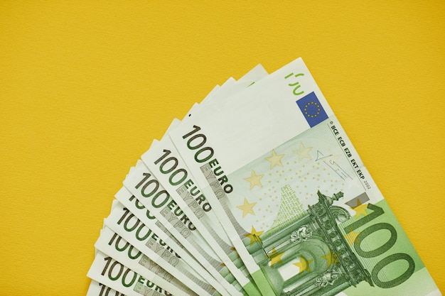 Foto euro-geld. euro bargeld hintergrund. euro-geld-banknoten