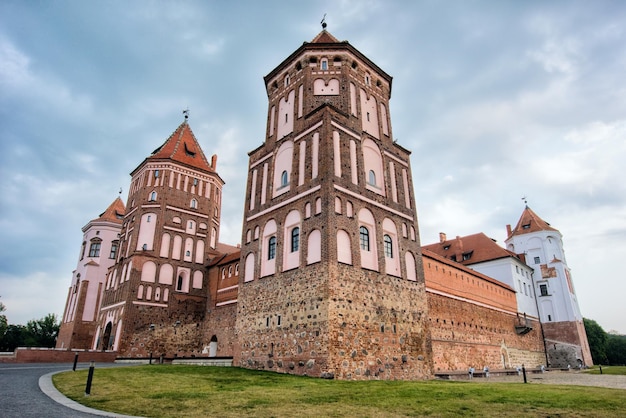 Europa. Weißrussland. Mir. Schloss Mir an einem Sommermorgen