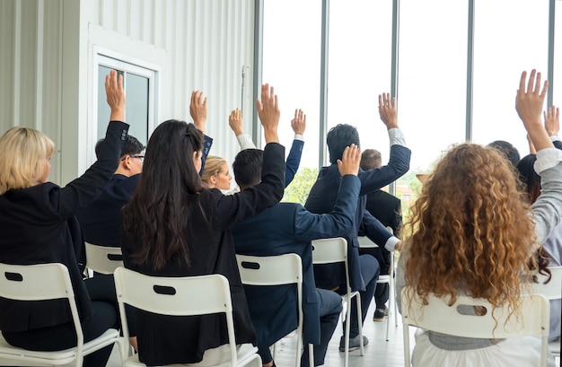 El evento de conferencias o formación educativa Gestión del lugar de trabajo empresarial y rendimiento del desarrollo.