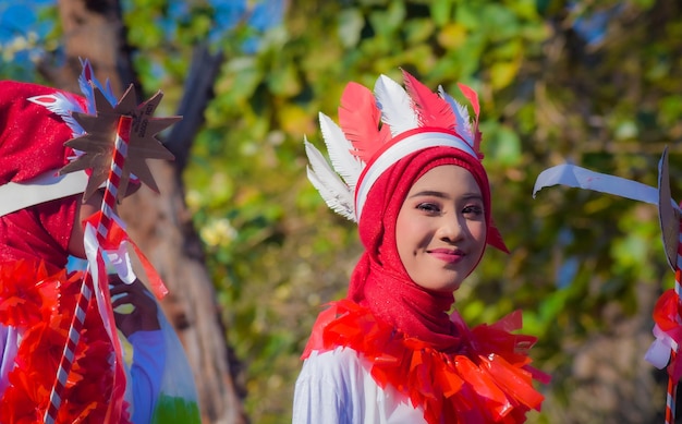 Evento de carnaval da independência da Indonésia na vila de Brenkok Paciran