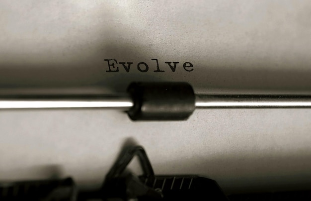 Evolução do texto digitado na máquina de escrever retrô