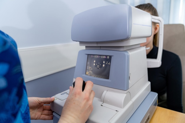 Foto examen ocular profesional tratamiento moderno de atención médica para la vista