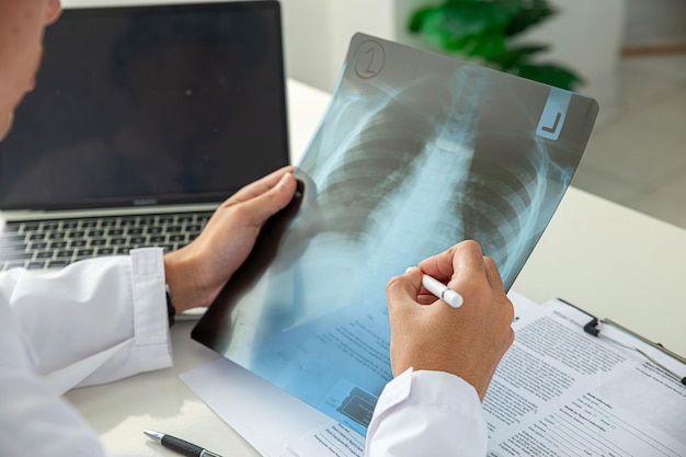 Examen con rayos X Radiología del esqueleto