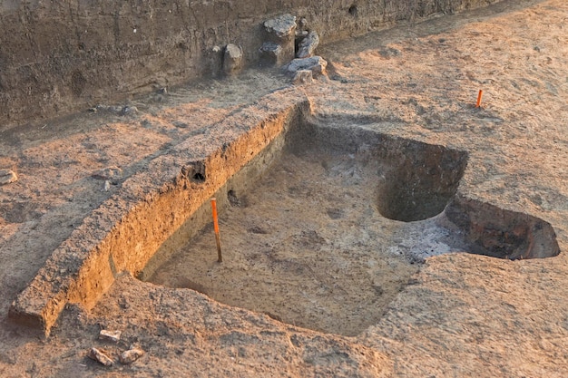 Excavaciones arqueológicas, restos del asentamiento, fósiles escitas
