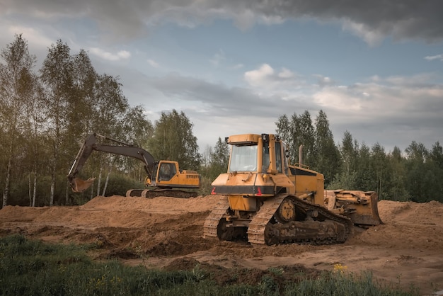 Excavadora, excavadora. Maquinaria de construcción de carreteras.