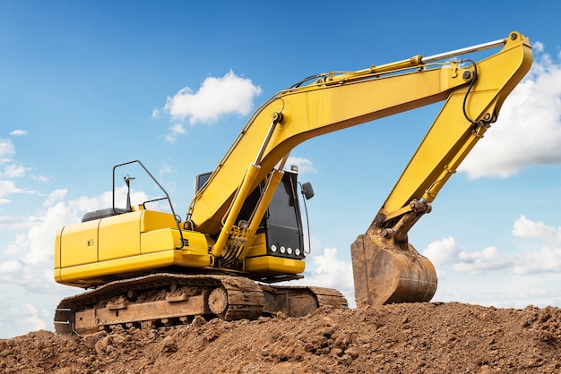 Excavadora en tierra