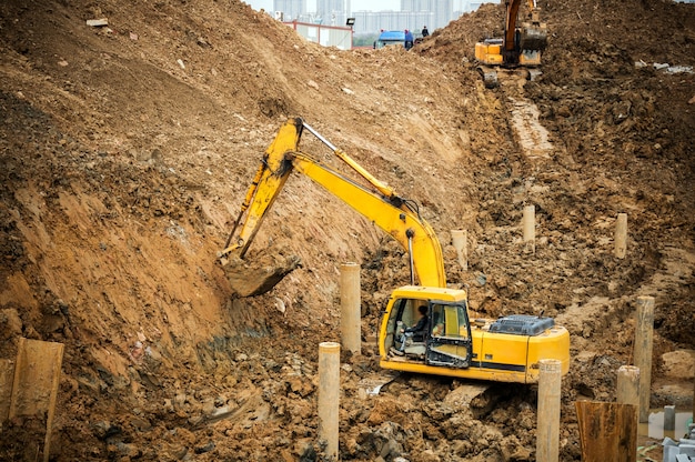 Excavadora en el trabajo